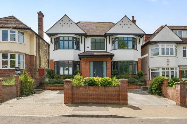 Wickliffe Avenue, London, N3, photo 1