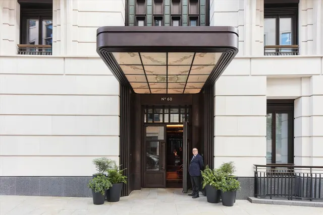 Curzon, Mayfair, W1J, photo 2