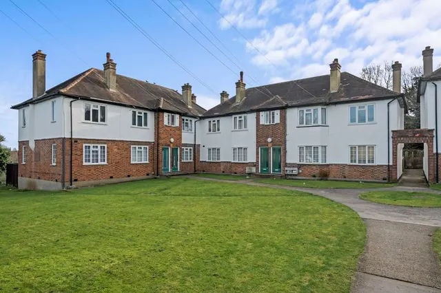 Alberta Avenue Cheam, Sutton SM1 2LQ, photo 1