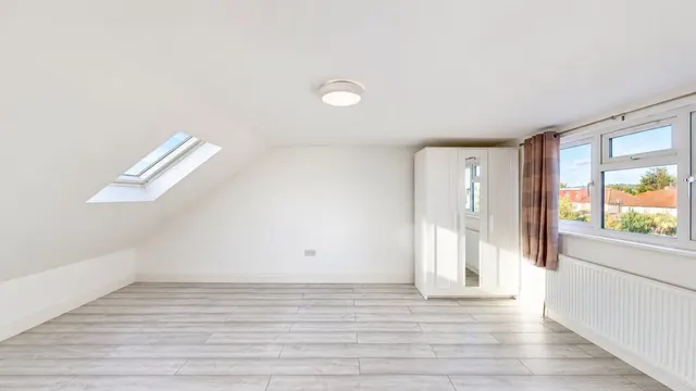 Costons Lane, Greenford, UB6, photo 2