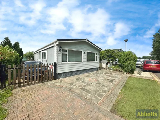 The Spur, The Dome Village, Hockley, Essex, SS5, photo 1