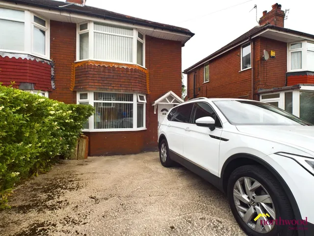 Sutherland Avenue, Dresden, ST3, photo 1