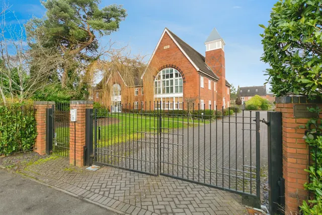 Tythe Barn Lane, Shirley, Solihull, photo 1