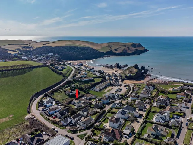 Photo 2 — Hope Cove, Kingsbridge, Devon, TQ7 3HG