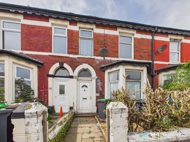 St. Heliers Road, Blackpool, photo 1