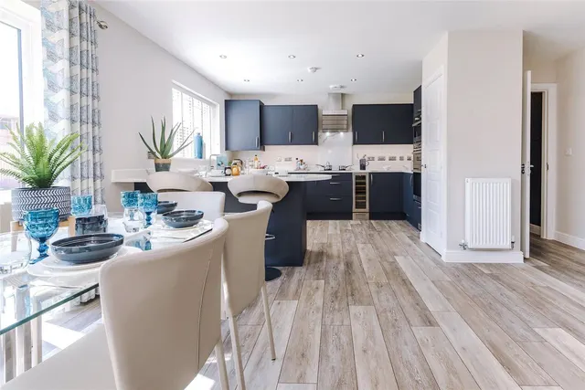 Standen Hall Drive, Burnley, BB10, photo 2