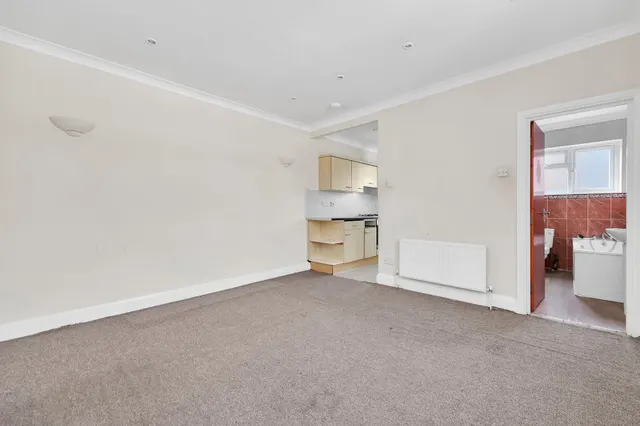 Denzil Road, London, NW10, photo 3