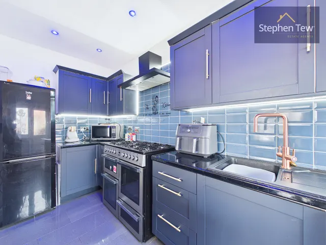 Sunny Bank Avenue, Bispham, FY2, photo 2