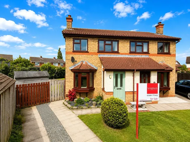 Crestbrooke, Northallerton, North Yorkshire, DL7, photo 1