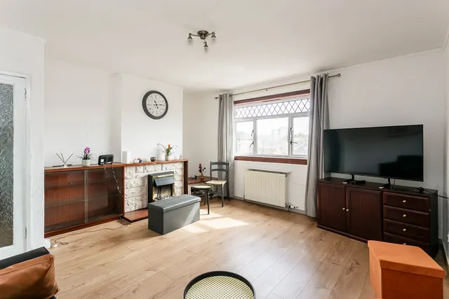 Saughton Avenue, Edinburgh, EH11, photo 2