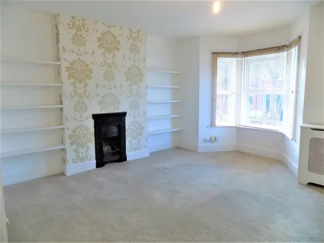 Photo 3 — Cambridge Road, Aldershot