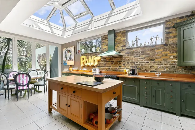 Photo 3 — Swaffield Road, London, SW18