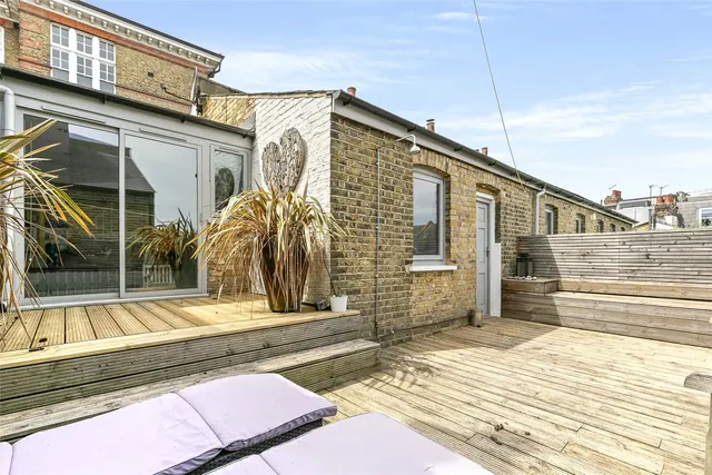 Swaffield Road, London, SW18, photo 1