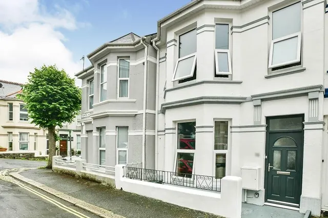 Thornton Avenue, Plymouth, Devon, PL4, photo 1