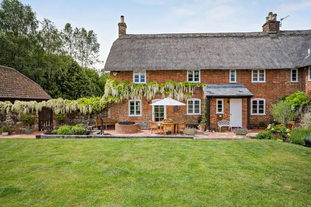 Westworth Farm, Edmondsham, BH21, photo 1