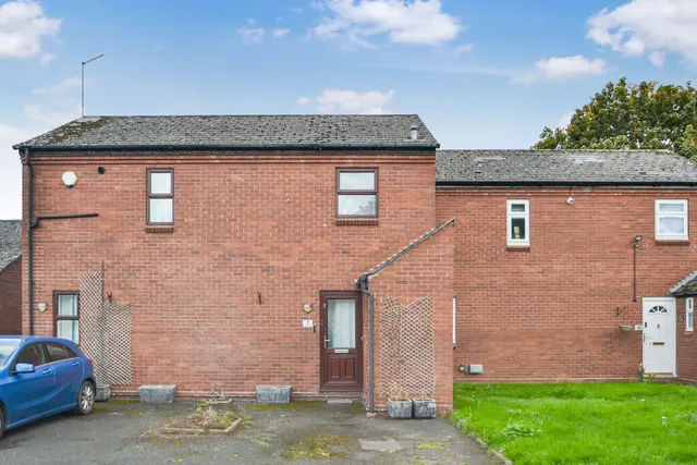 Shuker Close, Newport, photo 1