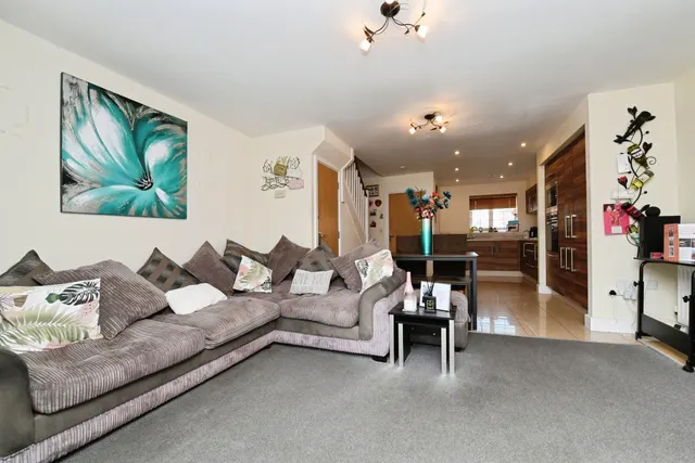 Photo 2 — Penrith Crescent, Wickford, Essex, SS11
