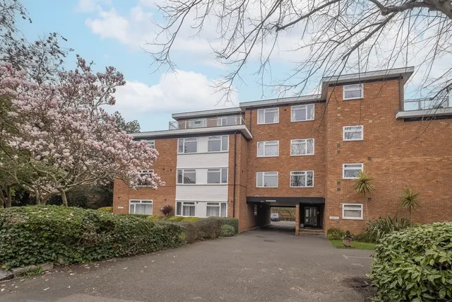 Denmark Avenue Wimbledon SW19, photo 1