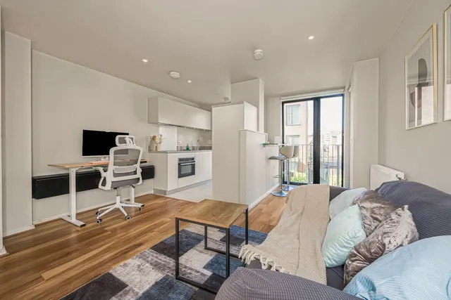 Photo 3 — Evan House, London, E16 1GP