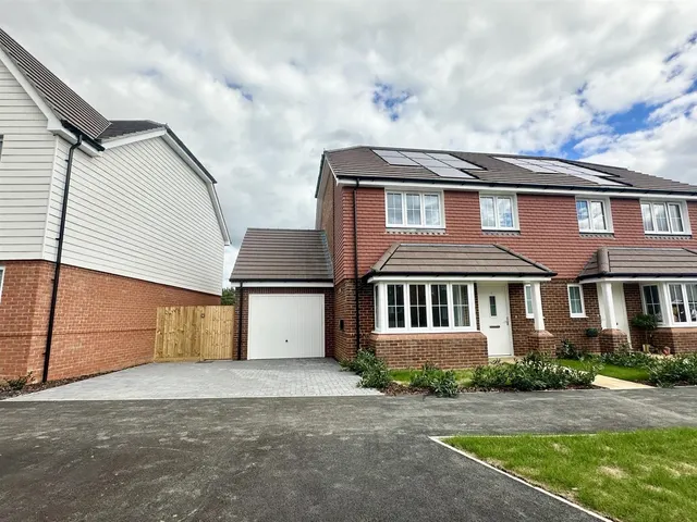 Thistle Lane, Ringmer, photo 1
