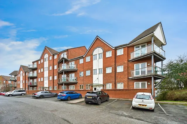 Waterfront Way, Walsall, West Midlands, WS2, photo 1