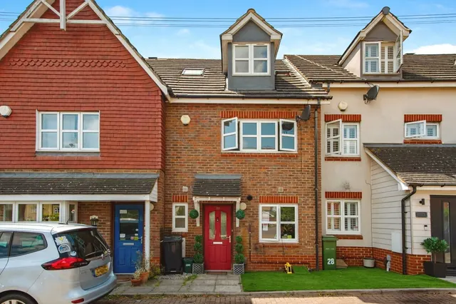 Southwell Close, Chafford Hundred, Grays, Essex, RM16, photo 1