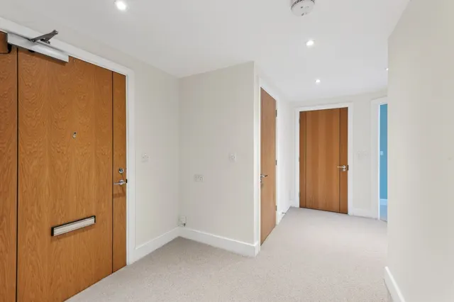 Kingston Road, London, SW20, photo 2