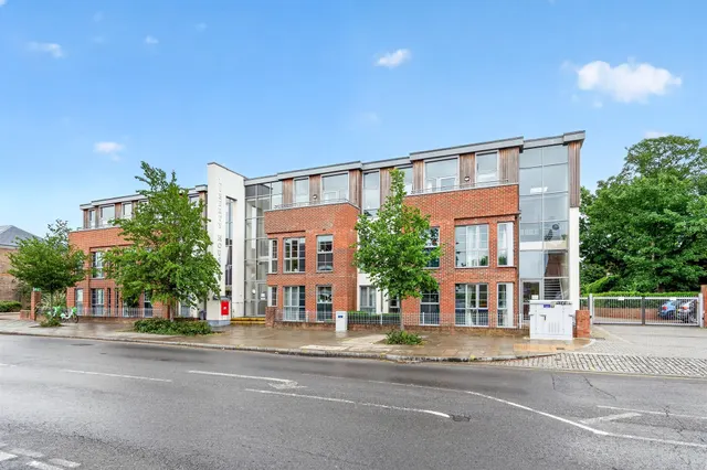 Kingston Road, London, SW20, photo 1