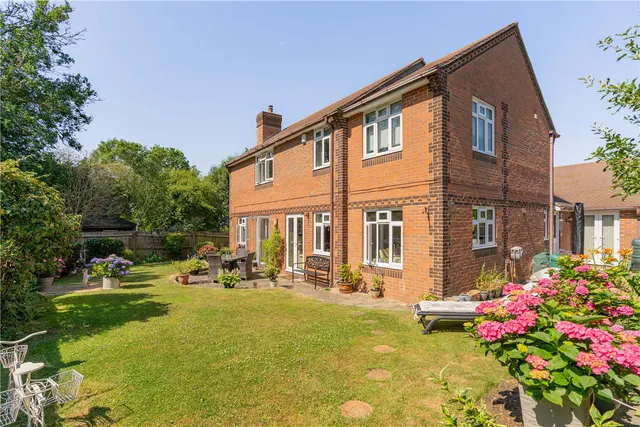 Leys Close, Northend, CV47, photo 1