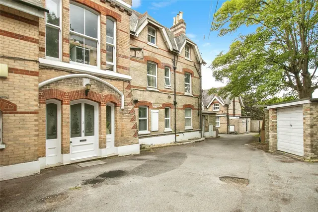 Wimborne Road, Bournemouth, BH2