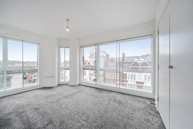 Bournemouth Road, SE15, photo 1