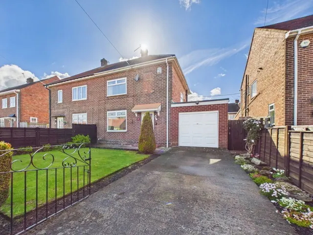 Johnston Avenue, Hebburn, NE31, photo 1