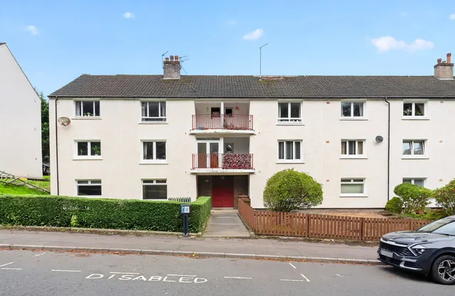 Robslee Road, Thornliebank, G46, photo 1