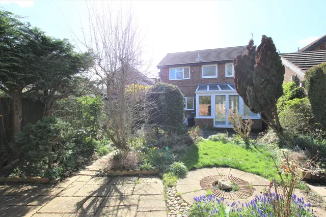 Photo 2 — Milton Drive, Newport Pagnell, Newport Pagnell, MK16 9BS