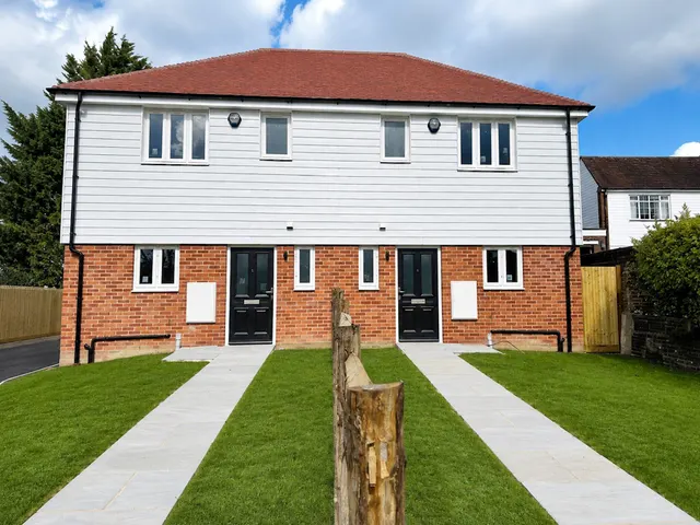 Wivelsfield Green, Haywards Heath, photo 1