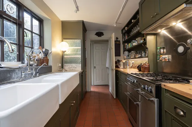 Photo 2 — 13 Elder Street, London