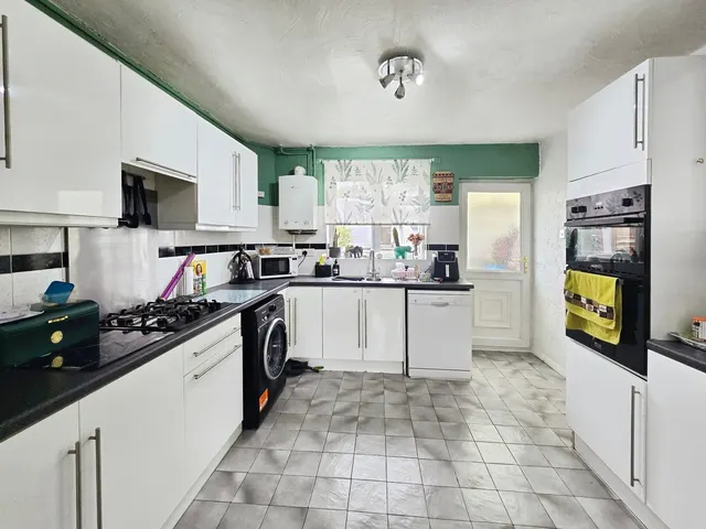 Photo 3 — Potters Crescent, Ash, Surrey, GU12 6AY