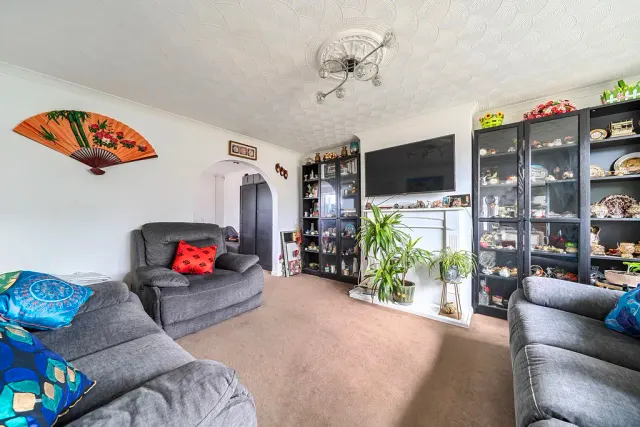 Photo 3 — Celina Close, Bletchley, Milton Keynes, Buckinghamshire, MK2 3LS