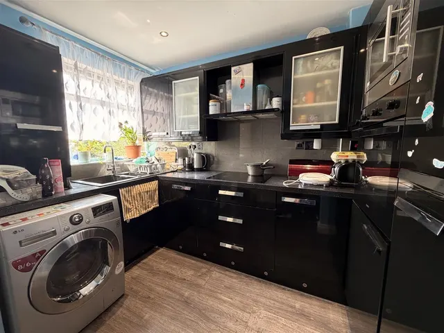 Photo 3 — Hedge Lane, London N13 5SX