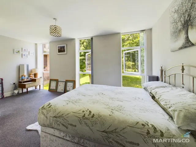 Photo 3 — Apartment 2 Miller House, 2a Church Road