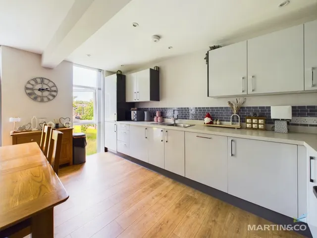Photo 2 — Apartment 2 Miller House, 2a Church Road