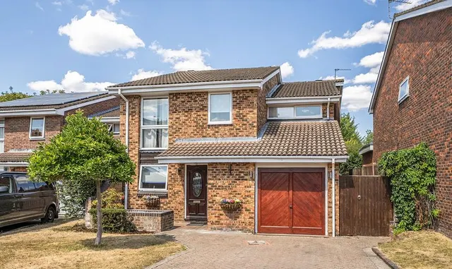 Hillcrest Close, Epsom, KT18, photo 1