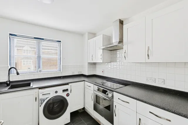 Photo 2 — West Cotton Close, Northampton, Northamptonshire, NN4