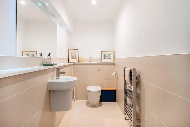 St Monicas Road, Kingswood, KT20, photo 3