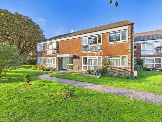 Bathurst Road, Folkestone, CT20, photo 1