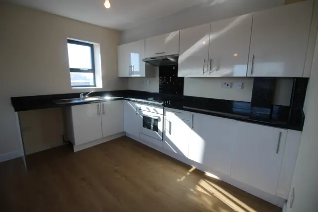 Walmersley Road, Bury, BL9, photo 2