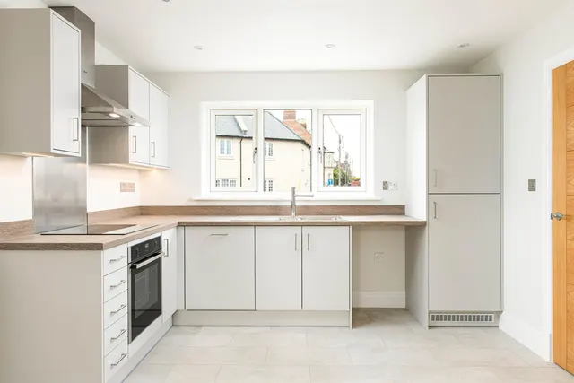 Polebarn Road, Trowbridge, BA14, photo 1