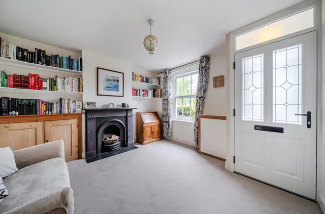Latimer Road, Godalming, GU7, photo 2