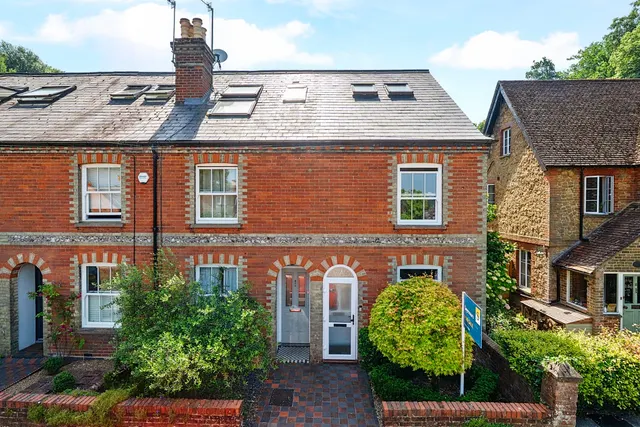 Latimer Road, Godalming, GU7, photo 1