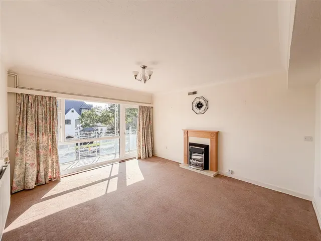 Photo 3 — Sutherland Avenue, Bexhill-On-Sea, TN39 3QT